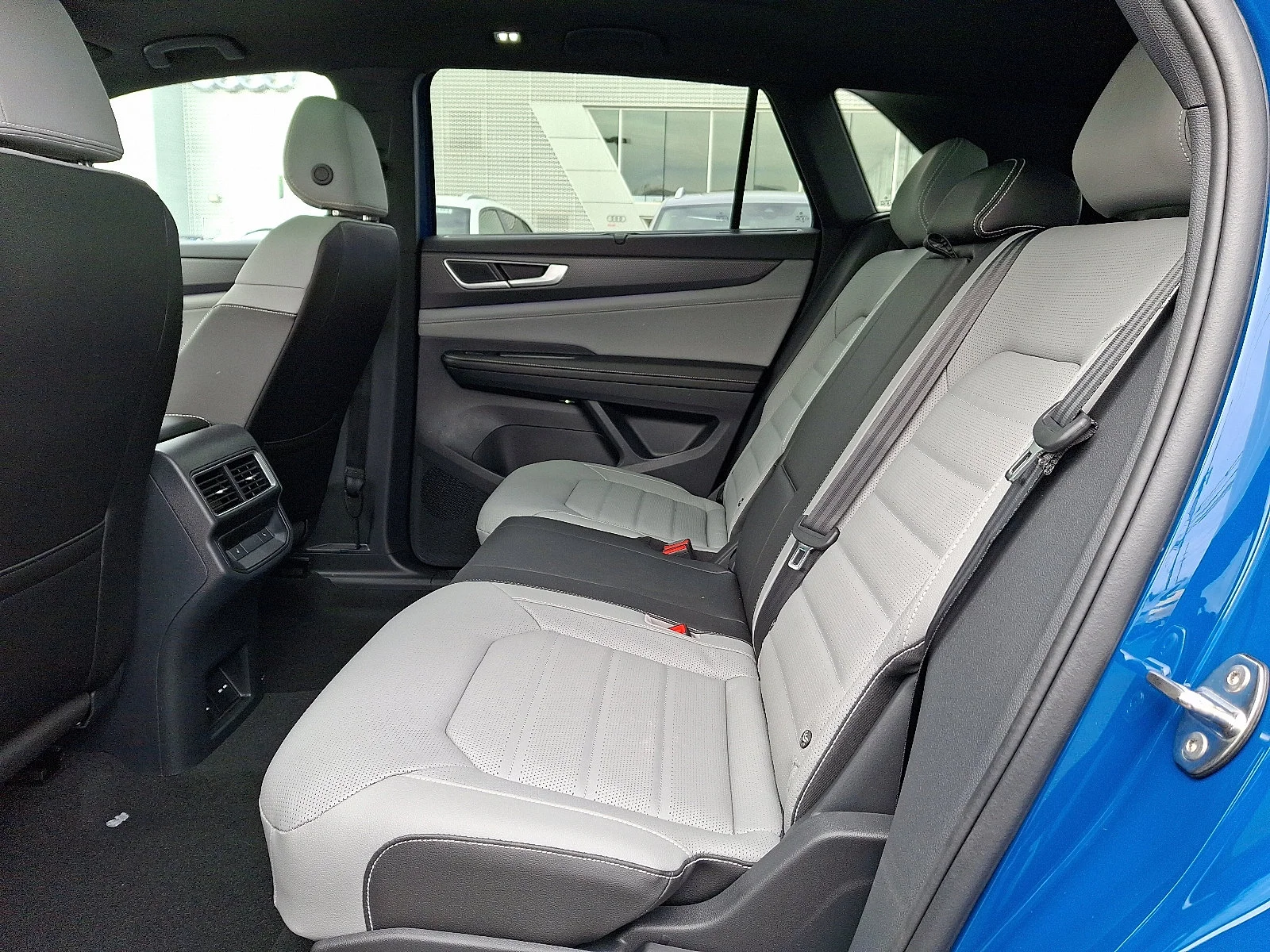 2026 Volkswagen Atlas Cross Sport SEL R-LINE - Photo 8