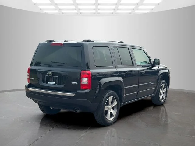 Certified Used 2016 Black Jeep Latitude image 7
