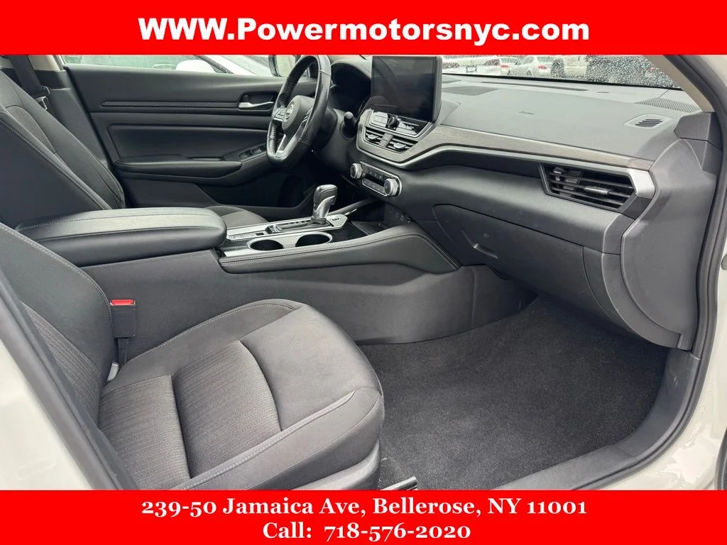 Used 2024 White Nissan 2.5 SV image 22