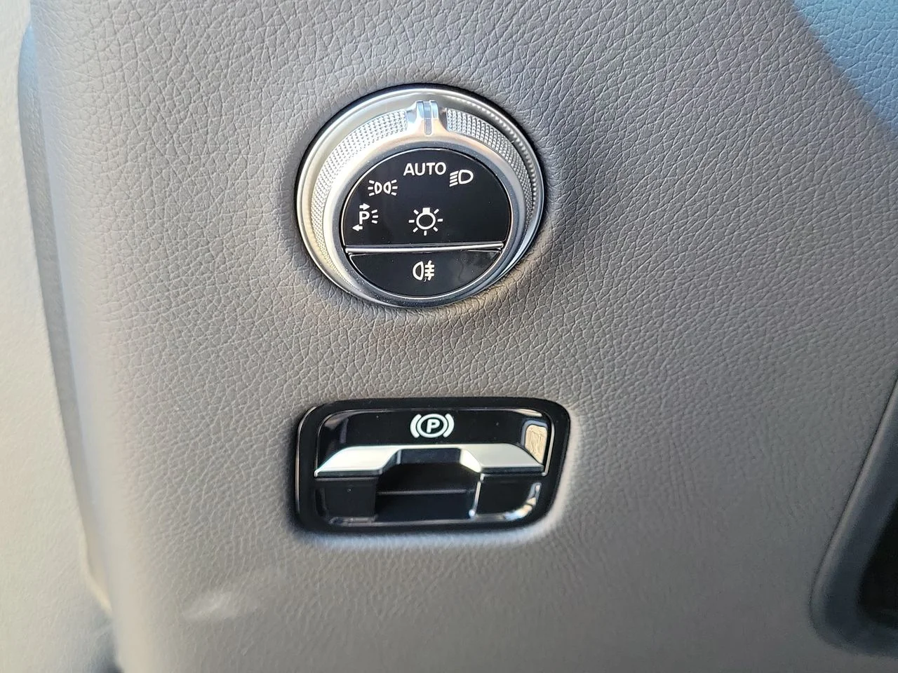 Certified Used 2026 Silver Mercedes-Benz GLC 300 image 22
