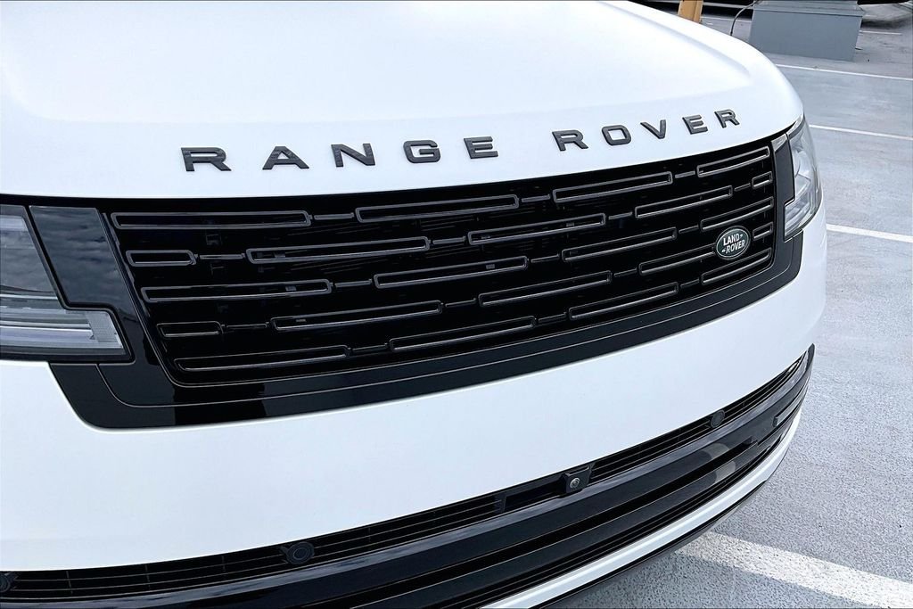 Certified Used 2025 Icy White Satin Land Rover Autobiography image 31
