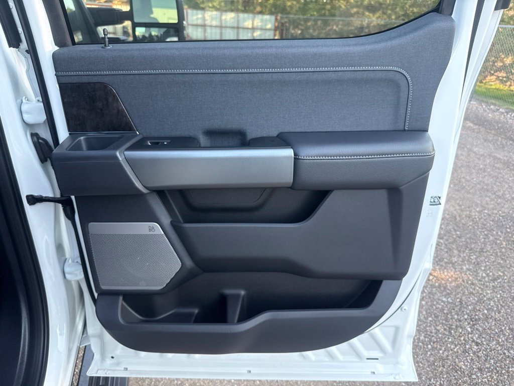 New 2027 White Ford Lariat image 36
