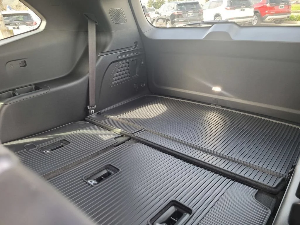 2026 GMC Acadia Elevation - Photo 9