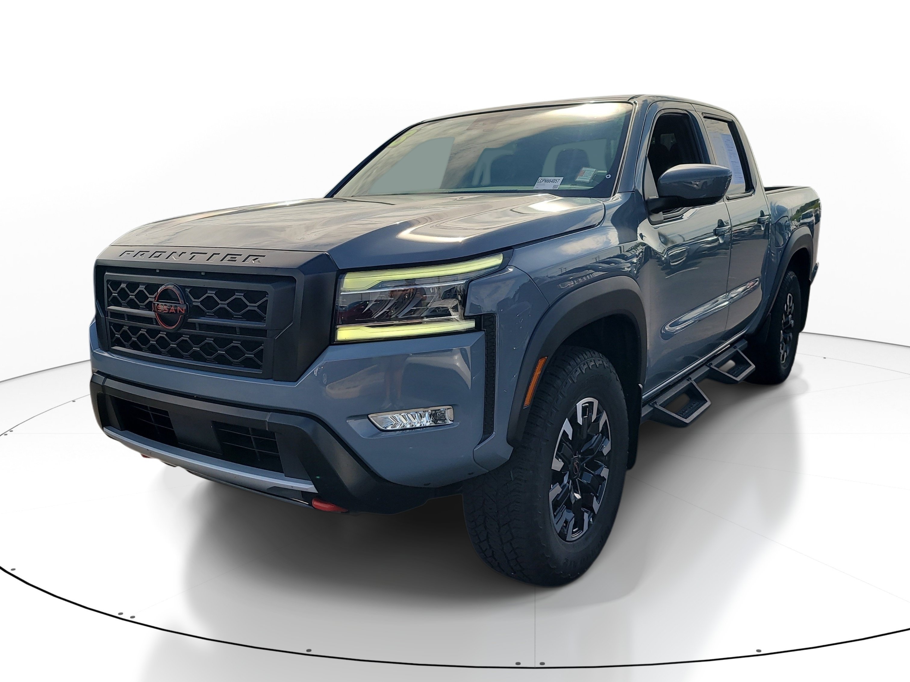 Used 2023 Boulder Gray Pearl Nissan PRO-4X image 3