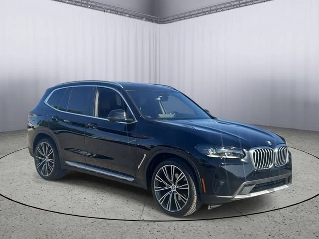Used 2022 Jet Black BMW sDrive30i image 5