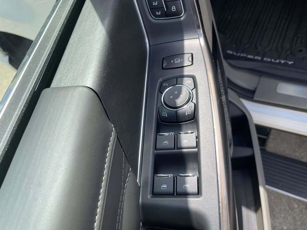New 2026 White Ford Platinum image 16