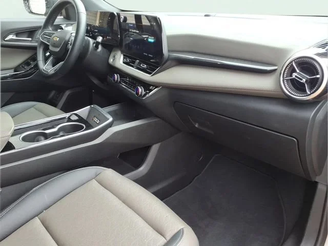 Used 2025 Sterling Gray Metallic Chevrolet LT image 22