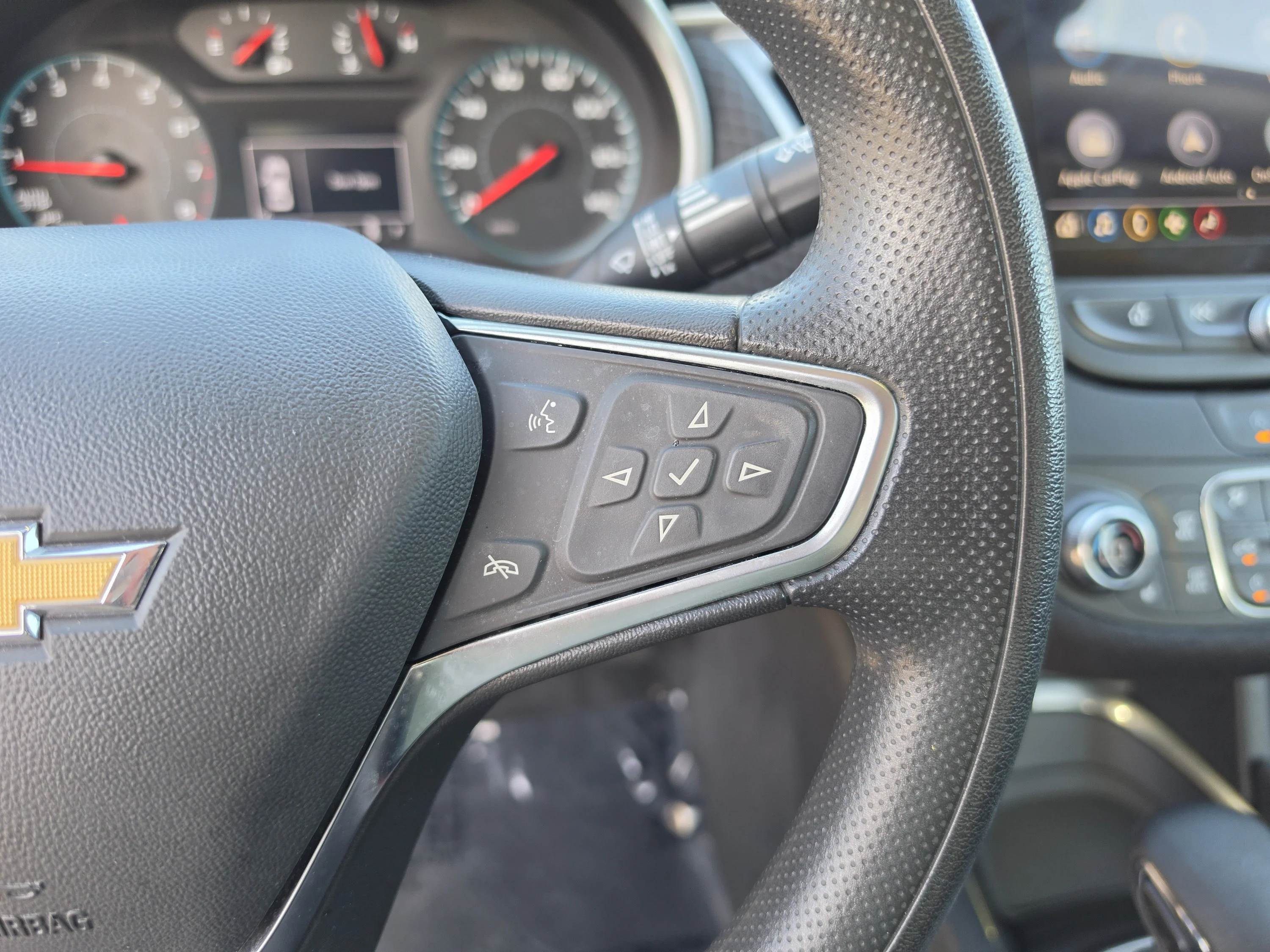 Used 2025 Lakeshore Blue Metallic Chevrolet LT image 32