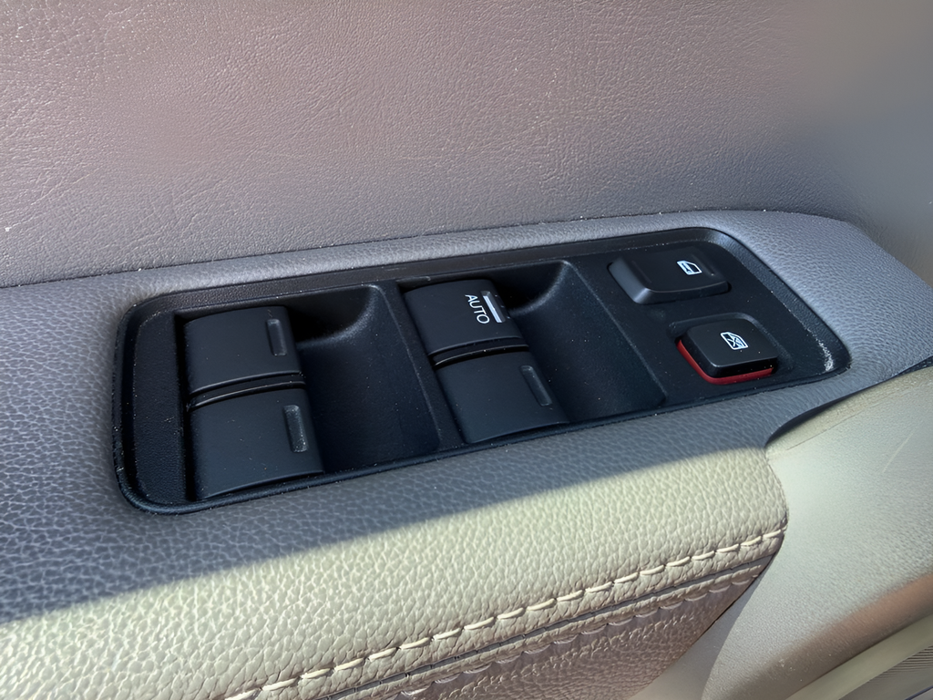 Used 2011 White Honda EX-L image 24