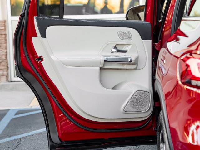 Used 2021 Patagonia Red Metallic Mercedes-Benz GLB 250 image 35