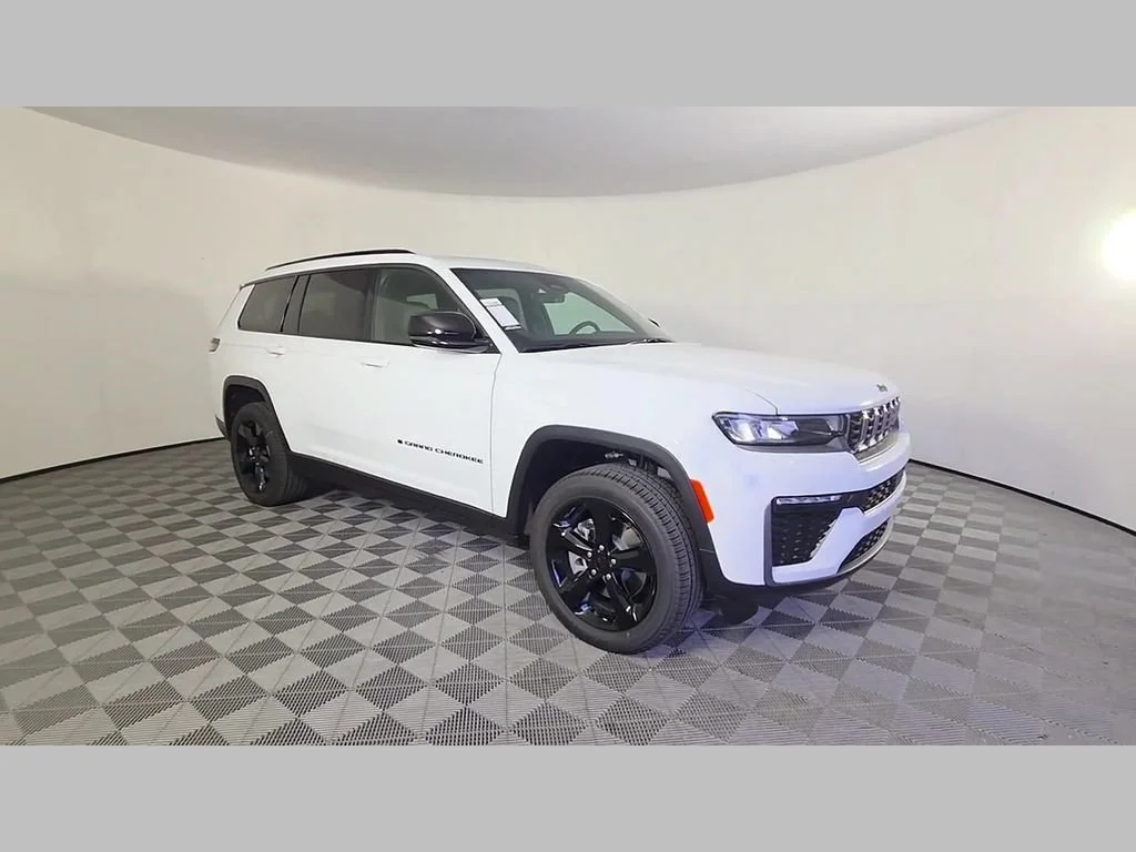 New 2026 Bright White Clear-Coat Exterior Paint Jeep Limited image 40