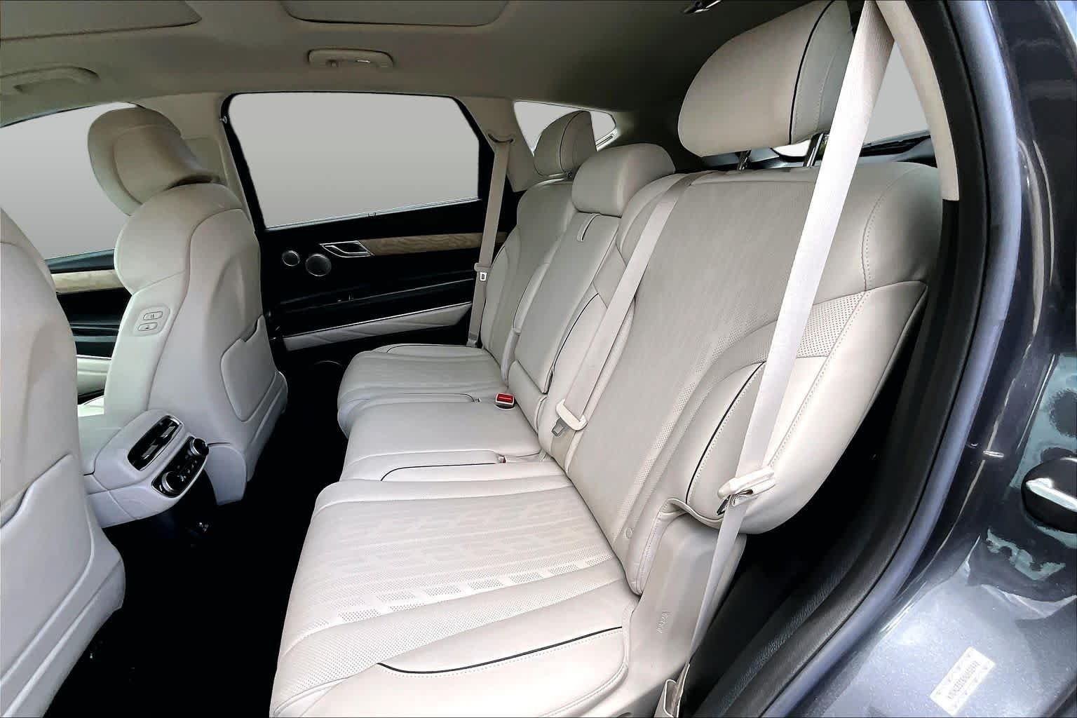 Used 2021 Himalayan Gray Genesis  image 21