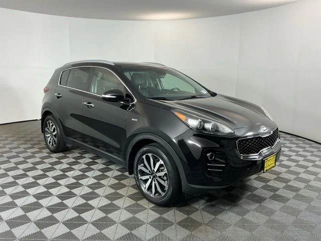 Used 2017 Red Kia EX image 3