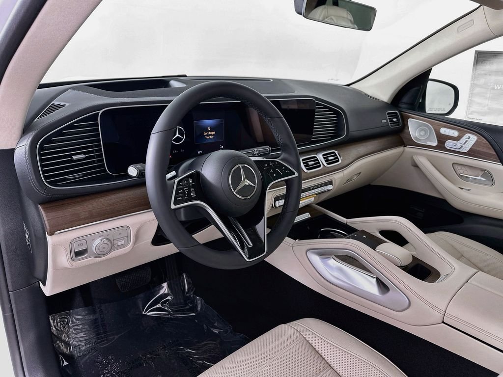 New 2026 MANUFAKTUR Moonlight White Metallic Mercedes-Benz GLE 450 image 9