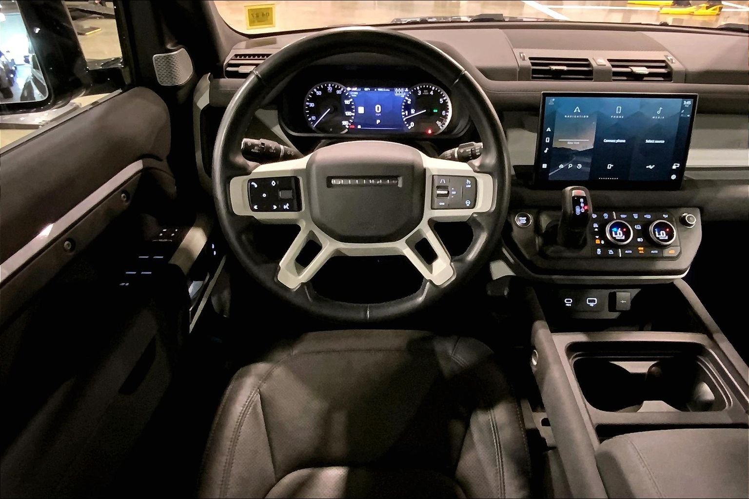 Used 2023 Eiger Gray Metallic Land Rover SE image 5