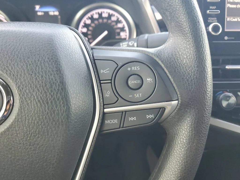 Used 2022 White Toyota LE Hybrid image 20