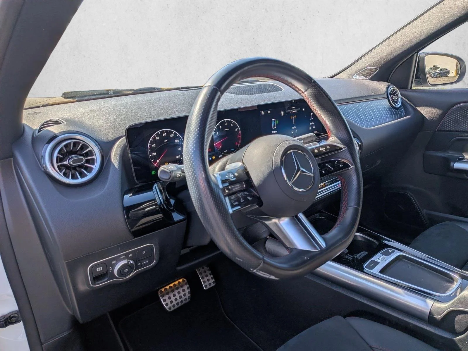 Used 2024 Polar White Mercedes-Benz GLA 250 image 10