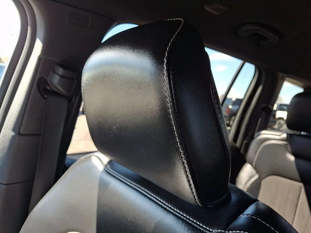 Used 2024 Baltic Gray Metallic Clearcoat Jeep Altitude image 18