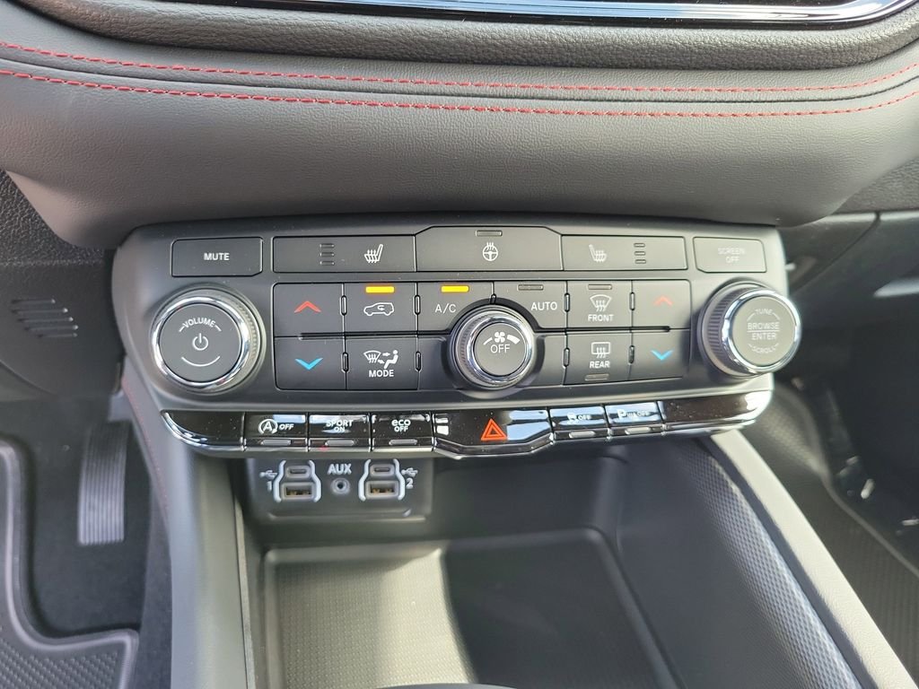New 2026 Diamond Black Clear-Coat Exterior Paint Dodge GT image 27