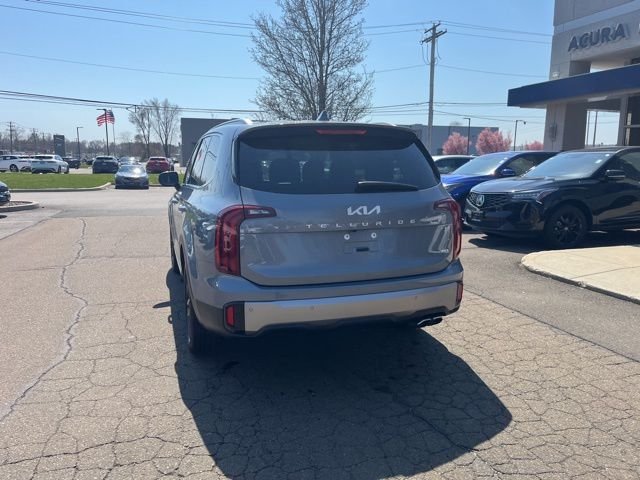 Used 2025 Silver Kia S image 11