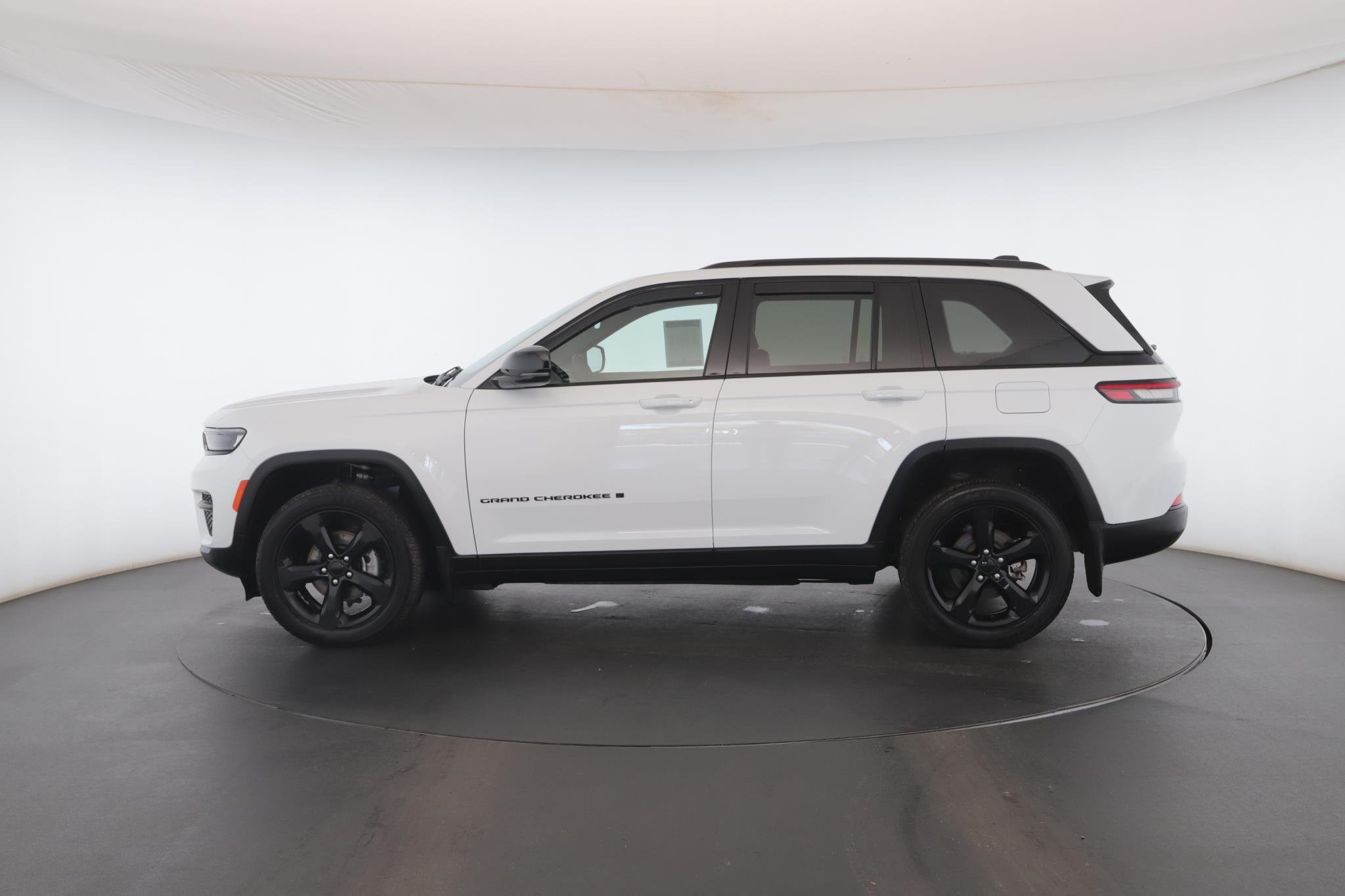 Used 2023 Bright White Clearcoat Jeep Altitude 4x4 image 21