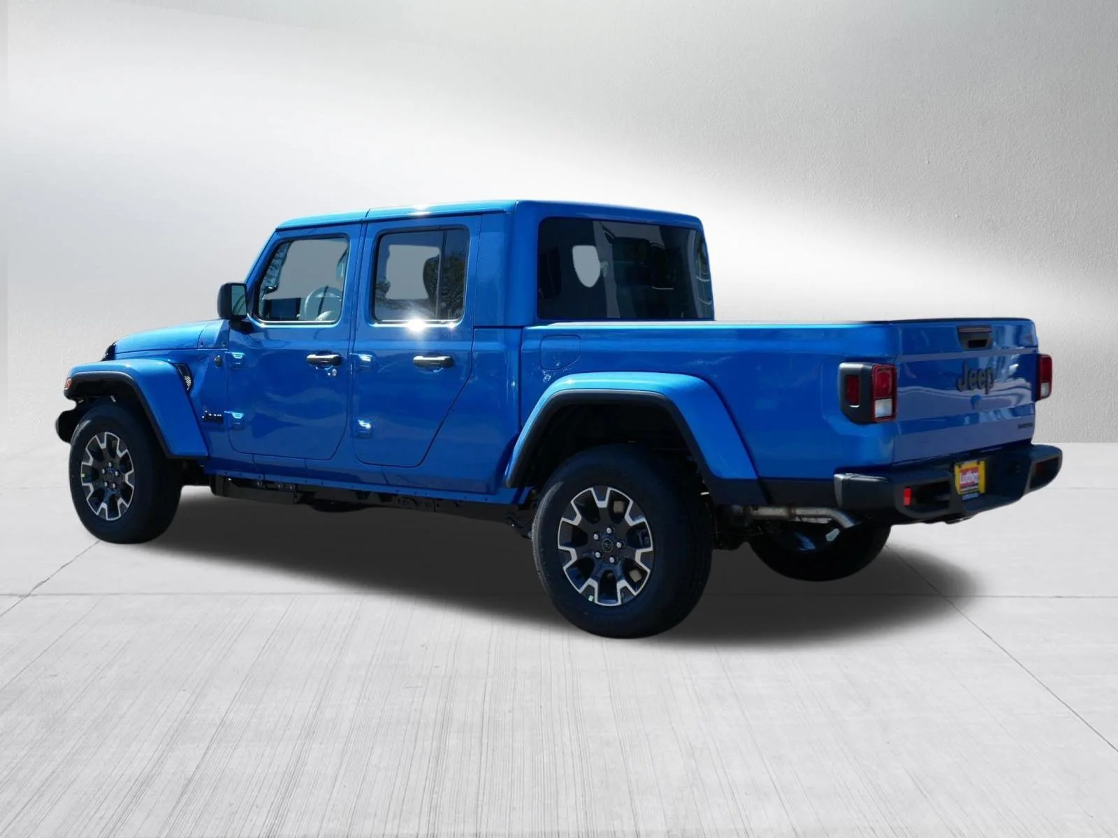 New 2026 Hydro Blue Pearl-Coat Exterior Paint Jeep Sahara image 5