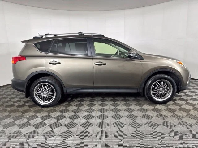 Used 2015 Pyrite Mica Toyota Limited image 2