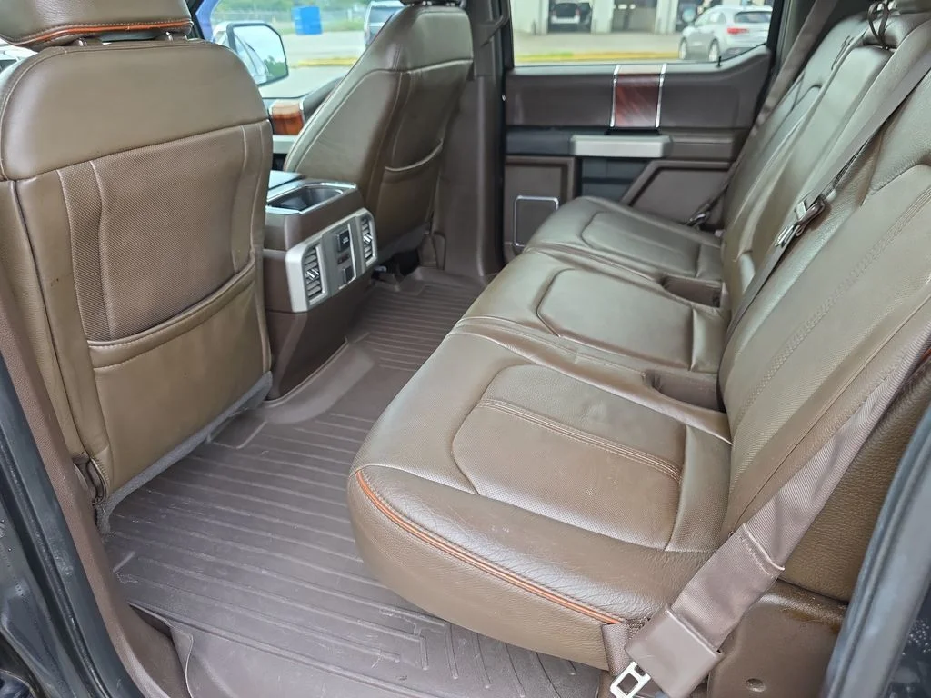 Used 2015  Ford King Ranch image 34