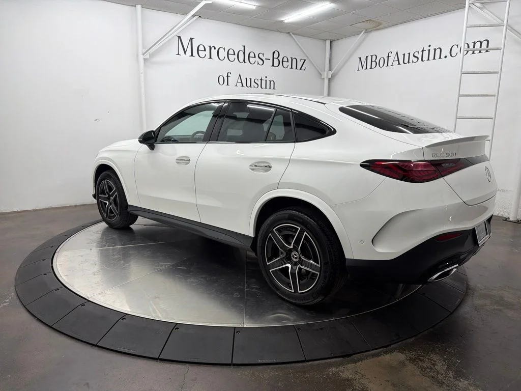 New 2027 White Mercedes-Benz GLC 300 image 5