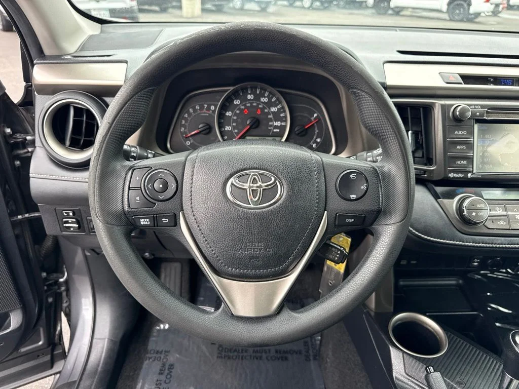Used 2015 Gray Toyota XLE image 24