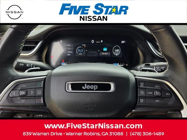 Used 2022 Silver Jeep Altitude image 23
