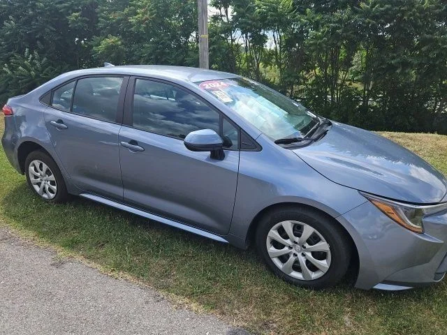 Used 2024  Toyota LE image 2