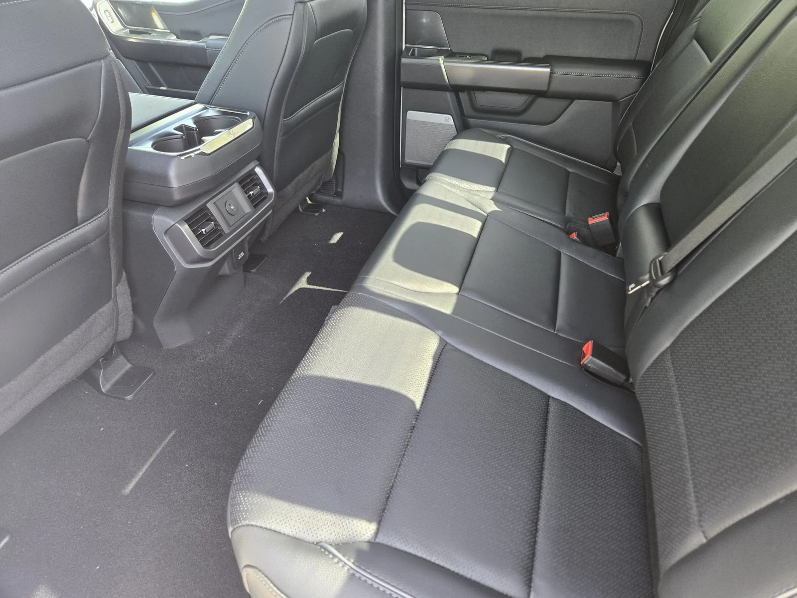 New 2026 Star White Metallic Tri-Coat Ford Lariat® image 18