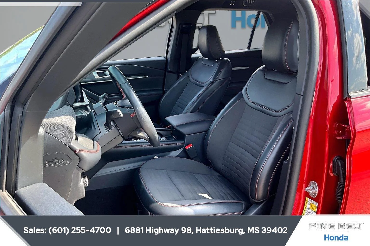 Used 2025 Rapid Red Metallic Tinted Clearcoat Ford ST-Line image 18