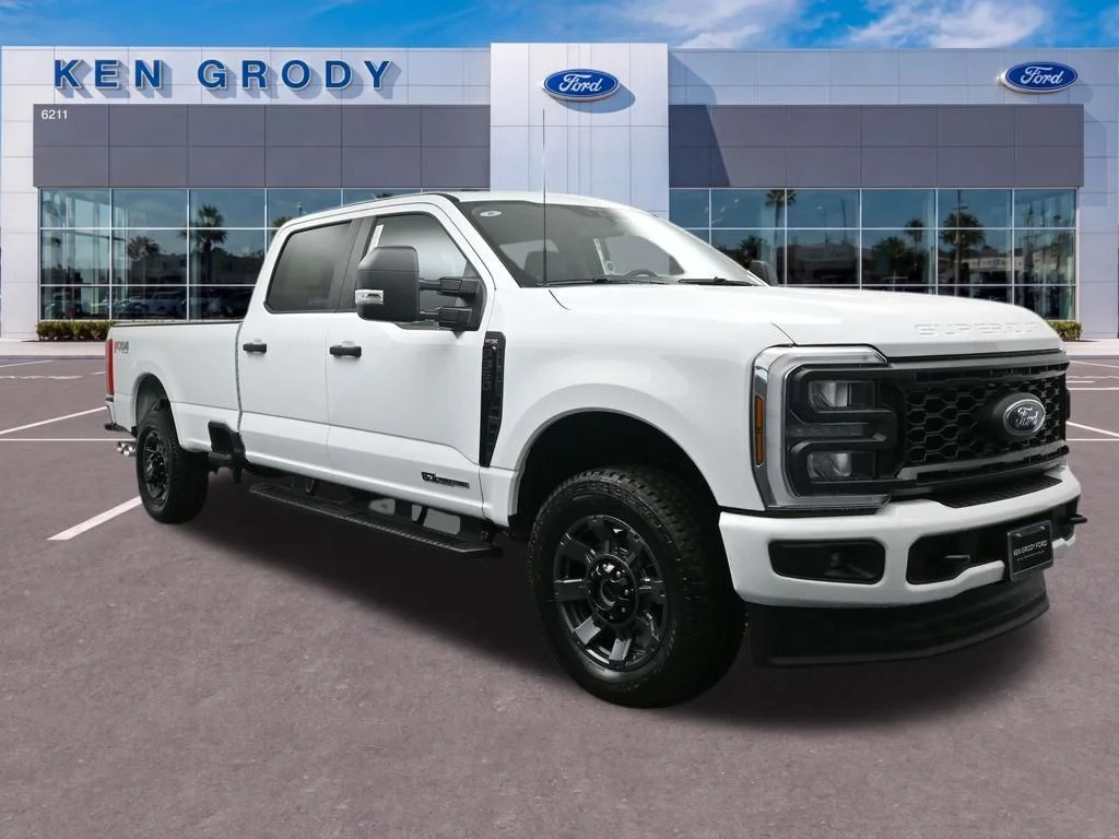 2026 Ford F-350 XL 4x4 Crew Cab 8' Box SRW's photo