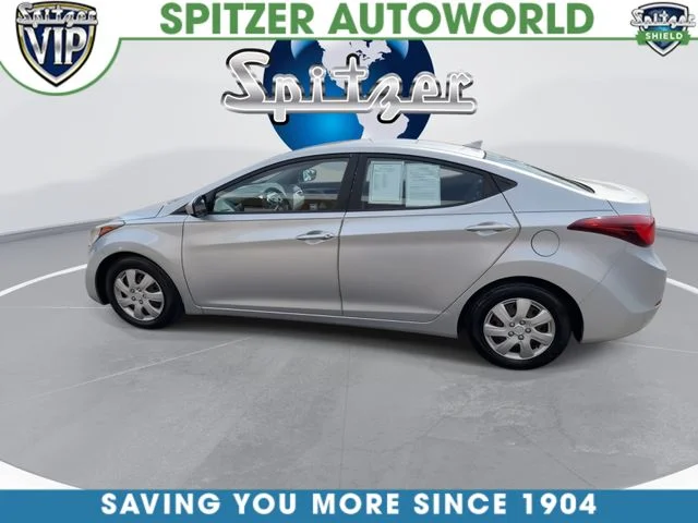 Used 2016 Silver Hyundai SE image 6