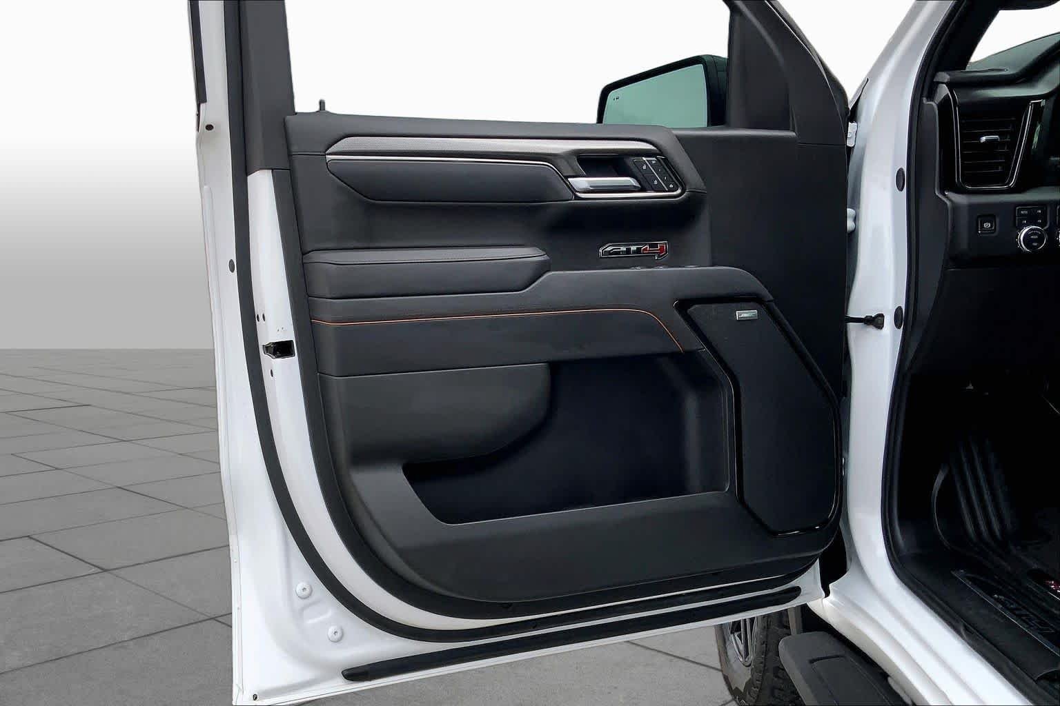 Used 2025 Summit White GMC AT4 image 22