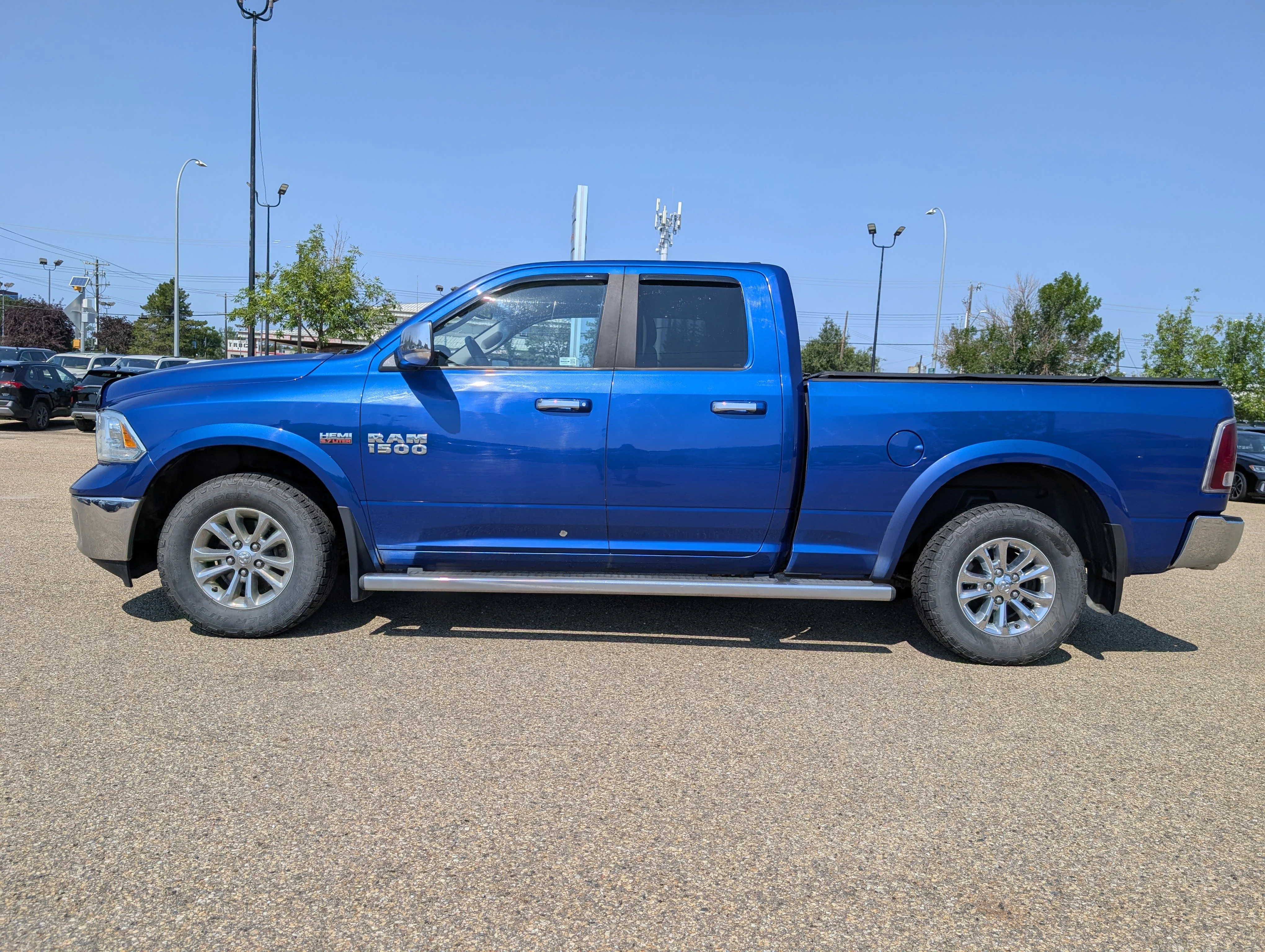 Used 2016 Blue Streak Pearl Ram Laramie image 3