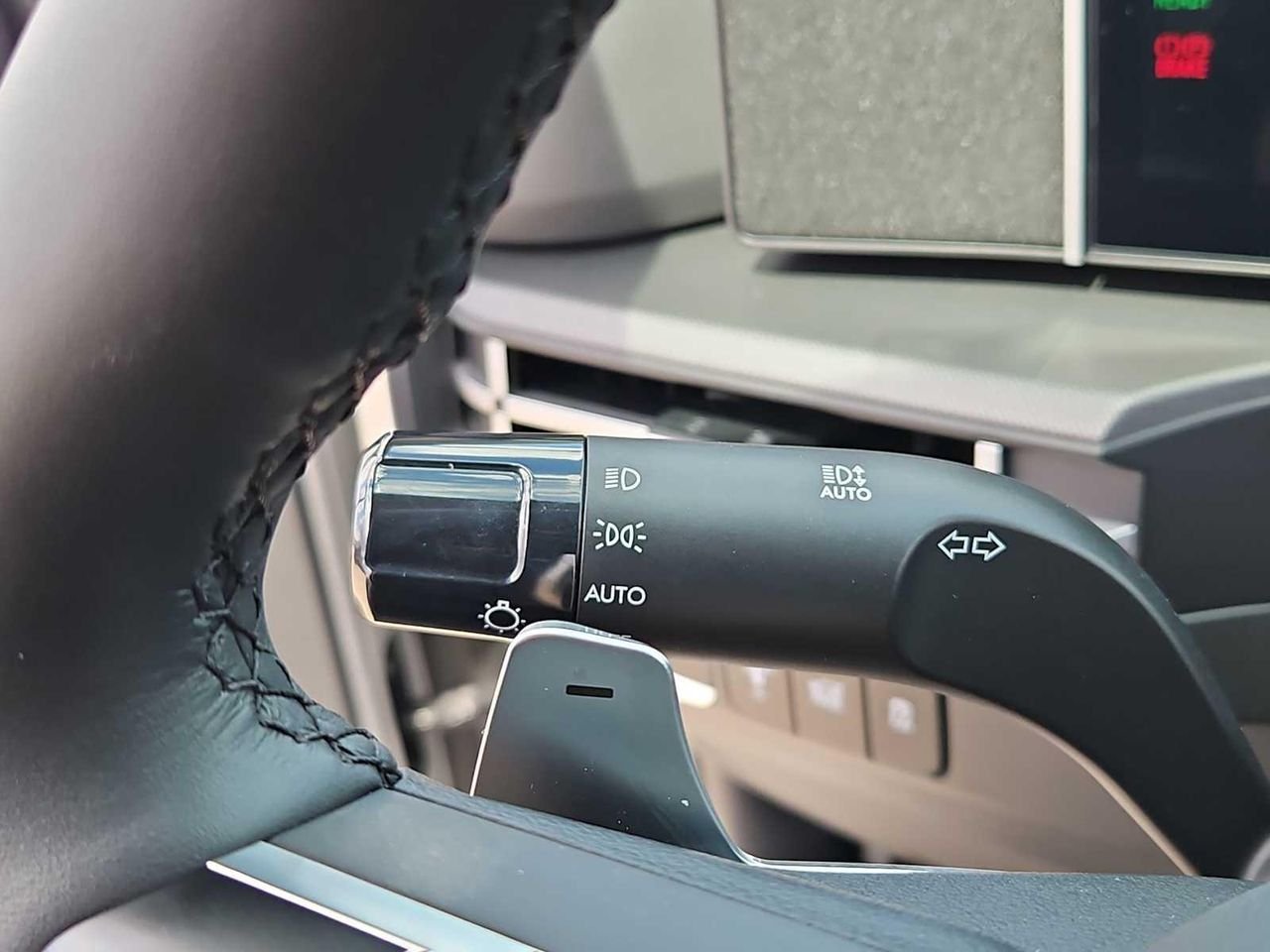 New 2026 Shimmering Silver Hyundai SE image 26