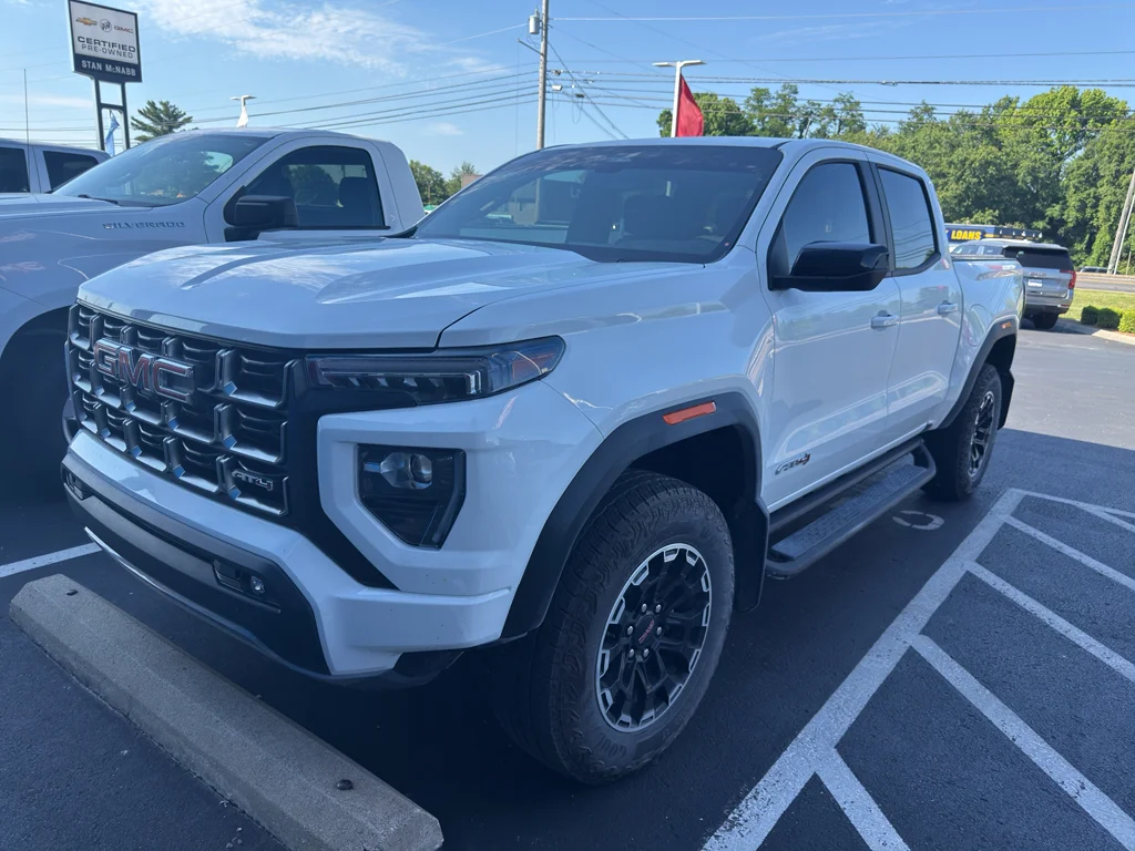 2026 GMC Canyon 4WD AT4 Crew Cab Short Box's photo