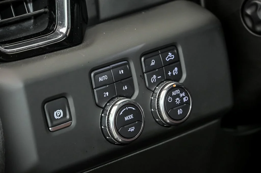 Used 2025 Sterling Metallic GMC Denali Ultimate image 19