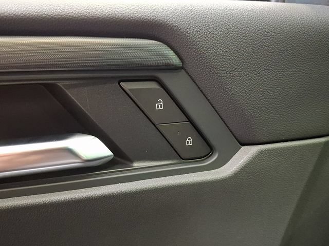 2026 GMC Acadia AT4 - Photo 18