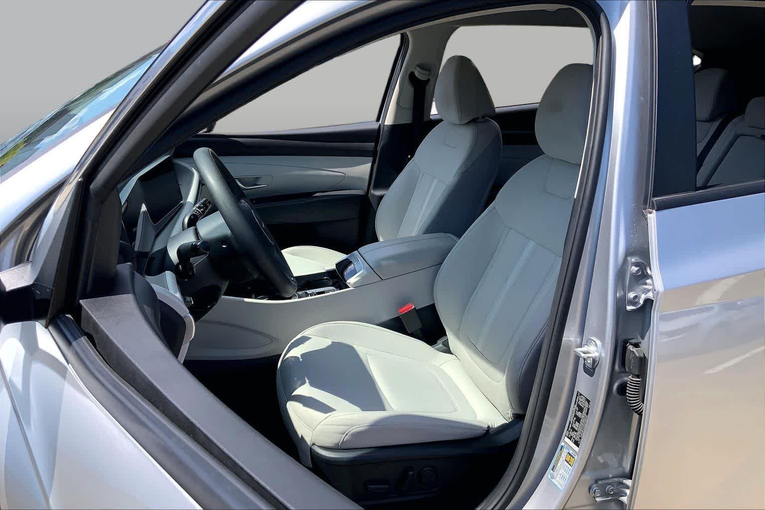 Used 2025 Shimmering Silver Hyundai SEL image 8