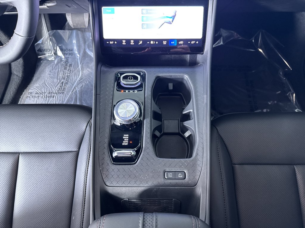Used 2025 Diamond Black Crystal Pearlcoat Jeep Limited image 26