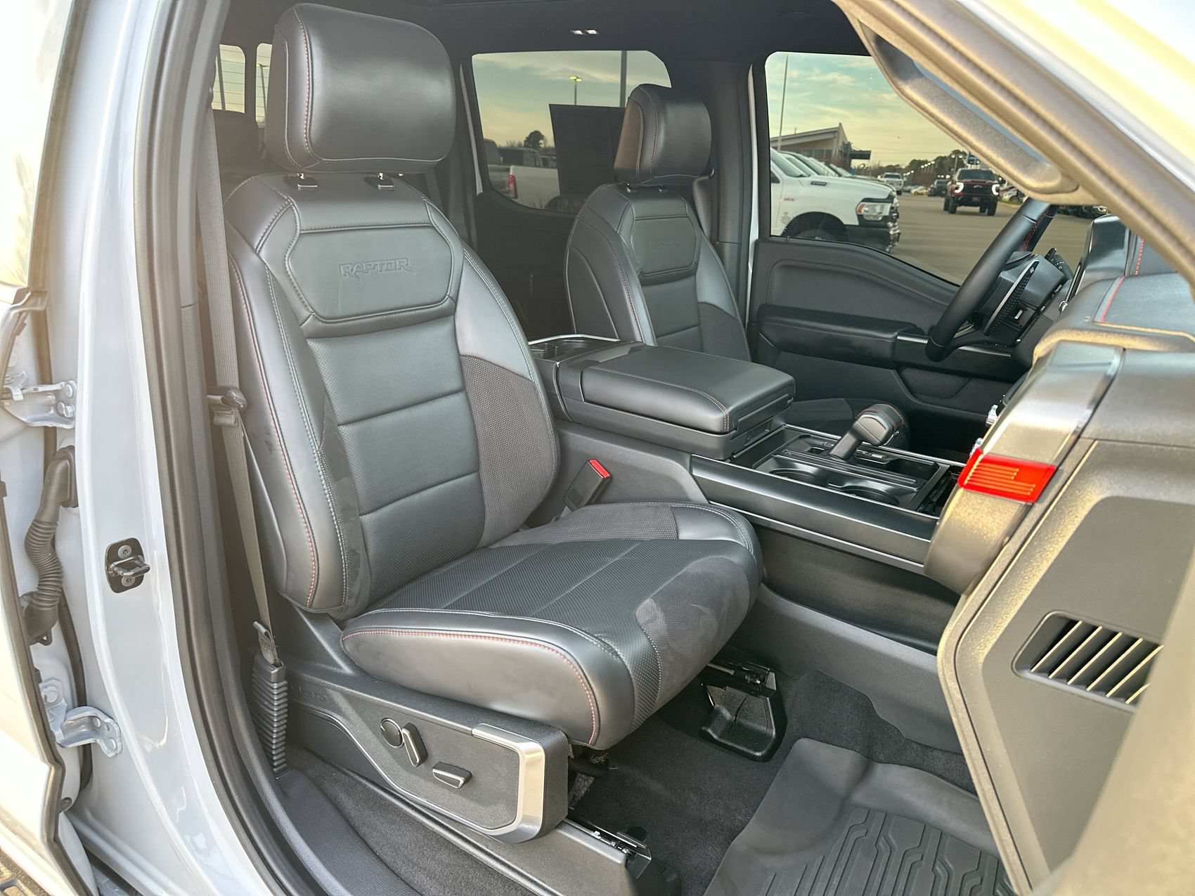 Used 2025 White Metallic Ford Raptor image 25
