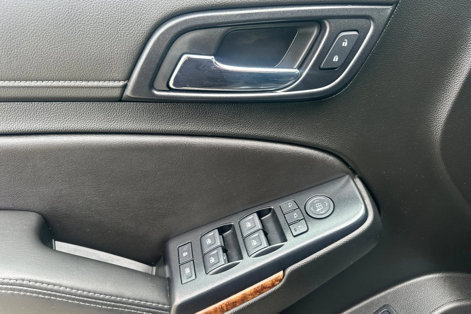 Used 2020 GRAY METALLIC Chevrolet Premier image 10