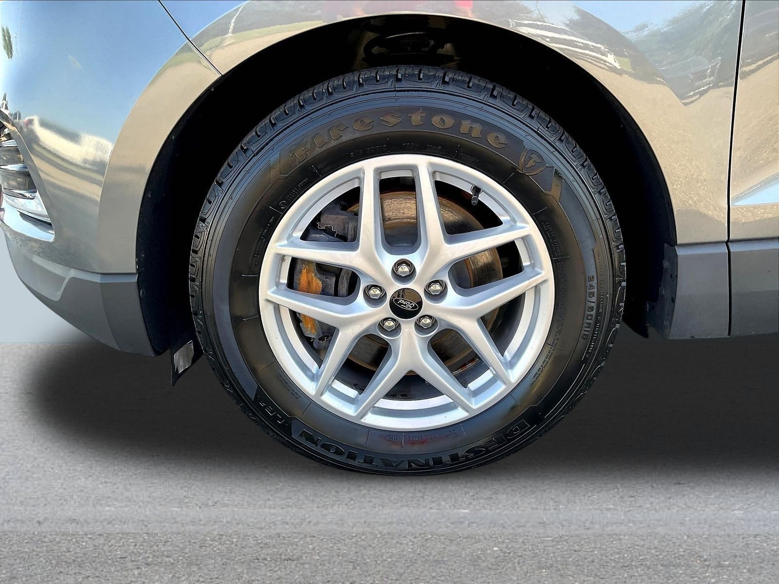 Used 2024 Gray Ford SEL image 23