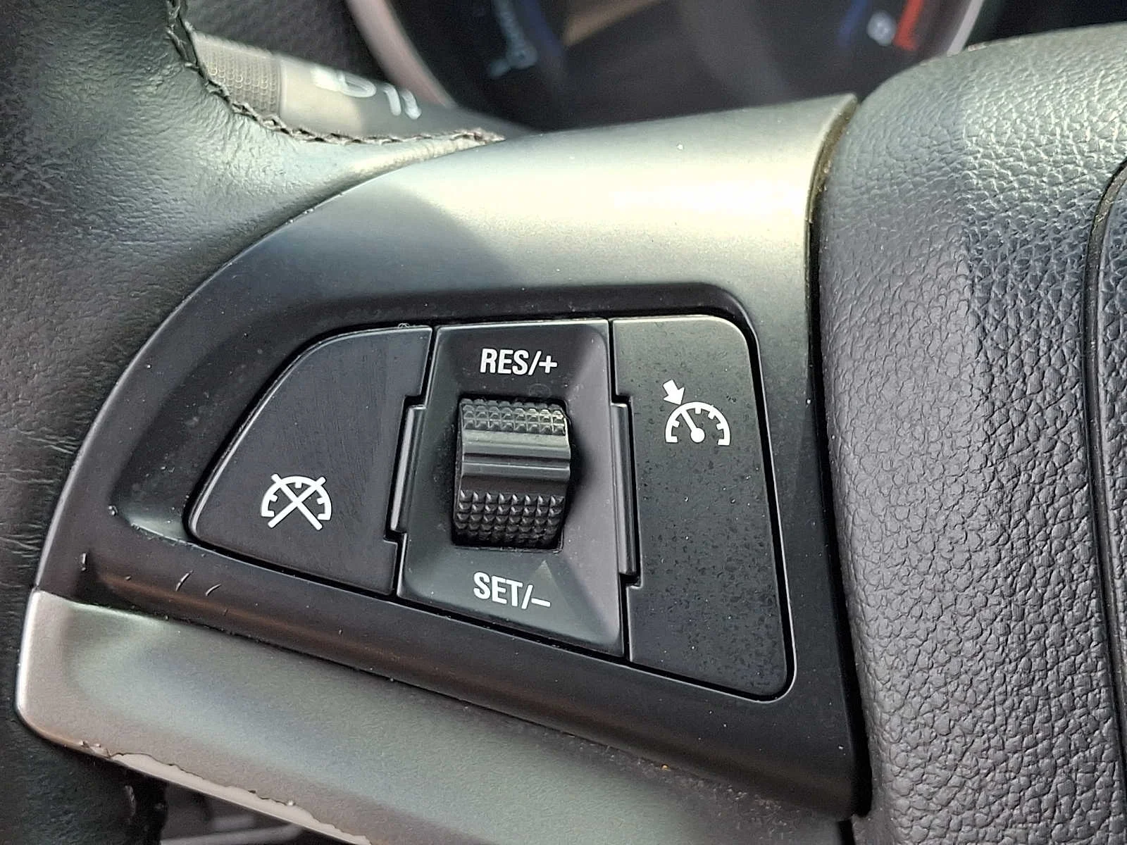 Used 2012 SILVER ICE METALLIC Chevrolet LT w/1LT image 19
