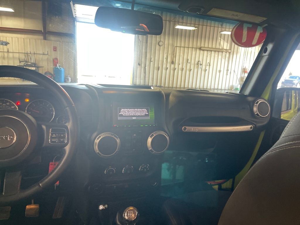 Used 2017 Green Jeep Unlimited Sahara image 18