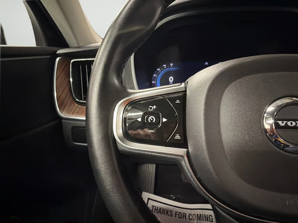 2024 Volvo XC60 Plus - Photo 16